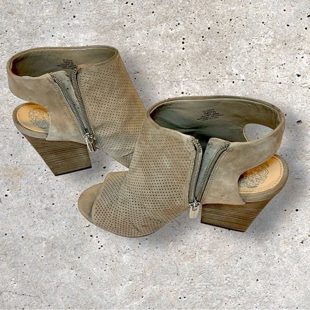 Vince Camuto Kentvi Suede peep toe booties. Size 7M - Picture 5 of 10